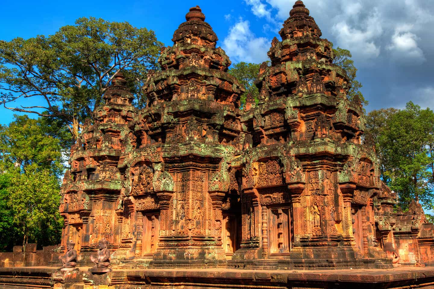 Đền Banteay Srei Campuchia – Ngôi đền tinh xảo được điêu khắc từ đá sa thạch hồng - iVIVU.com